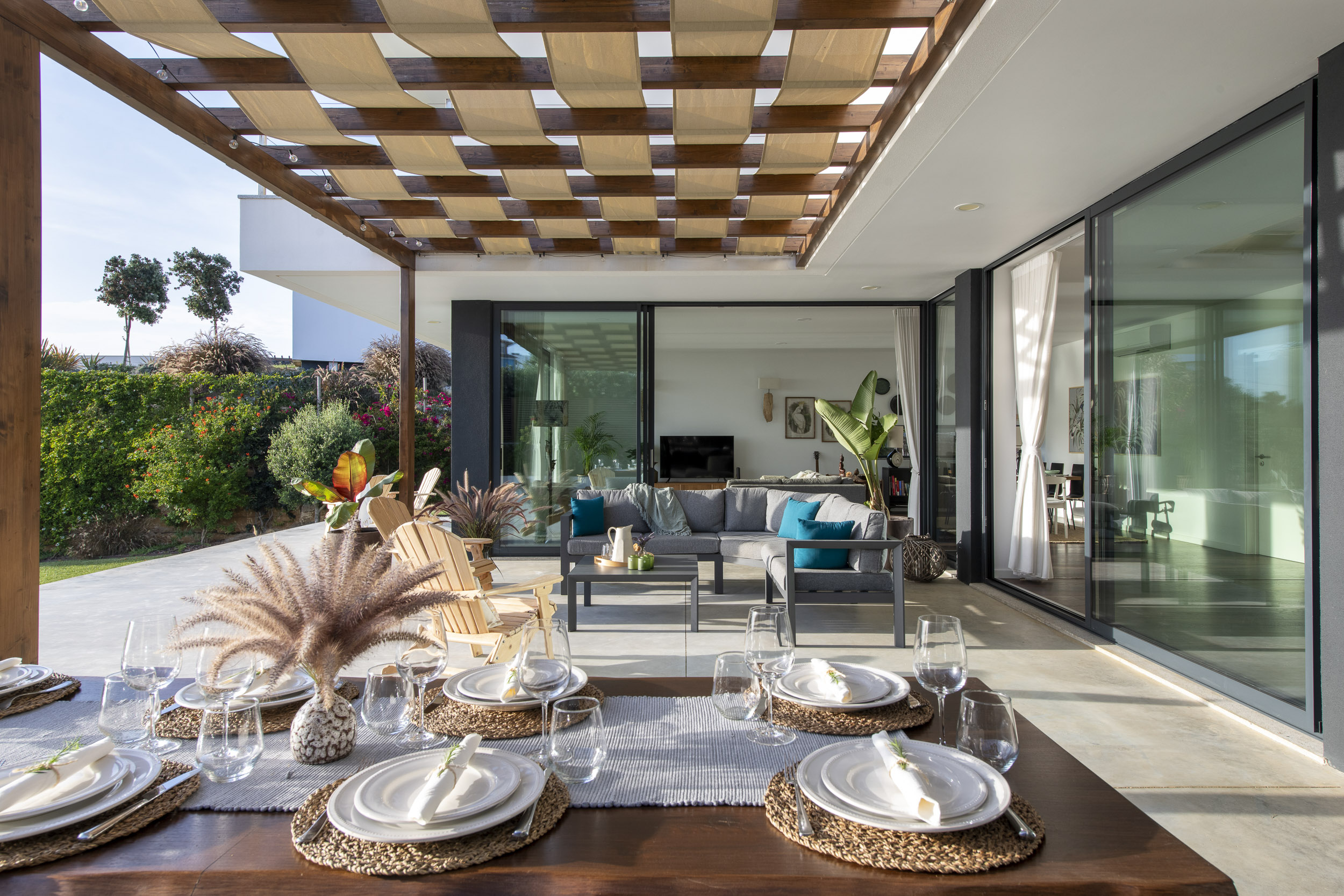 Living outside on the ocean view deck. Chill out area and exterior dining